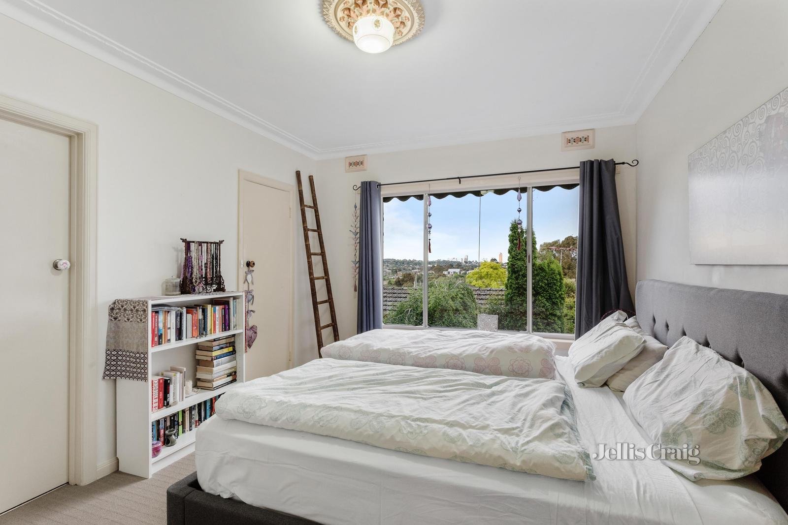 2 Castlereagh Court, Mount Waverley image 7