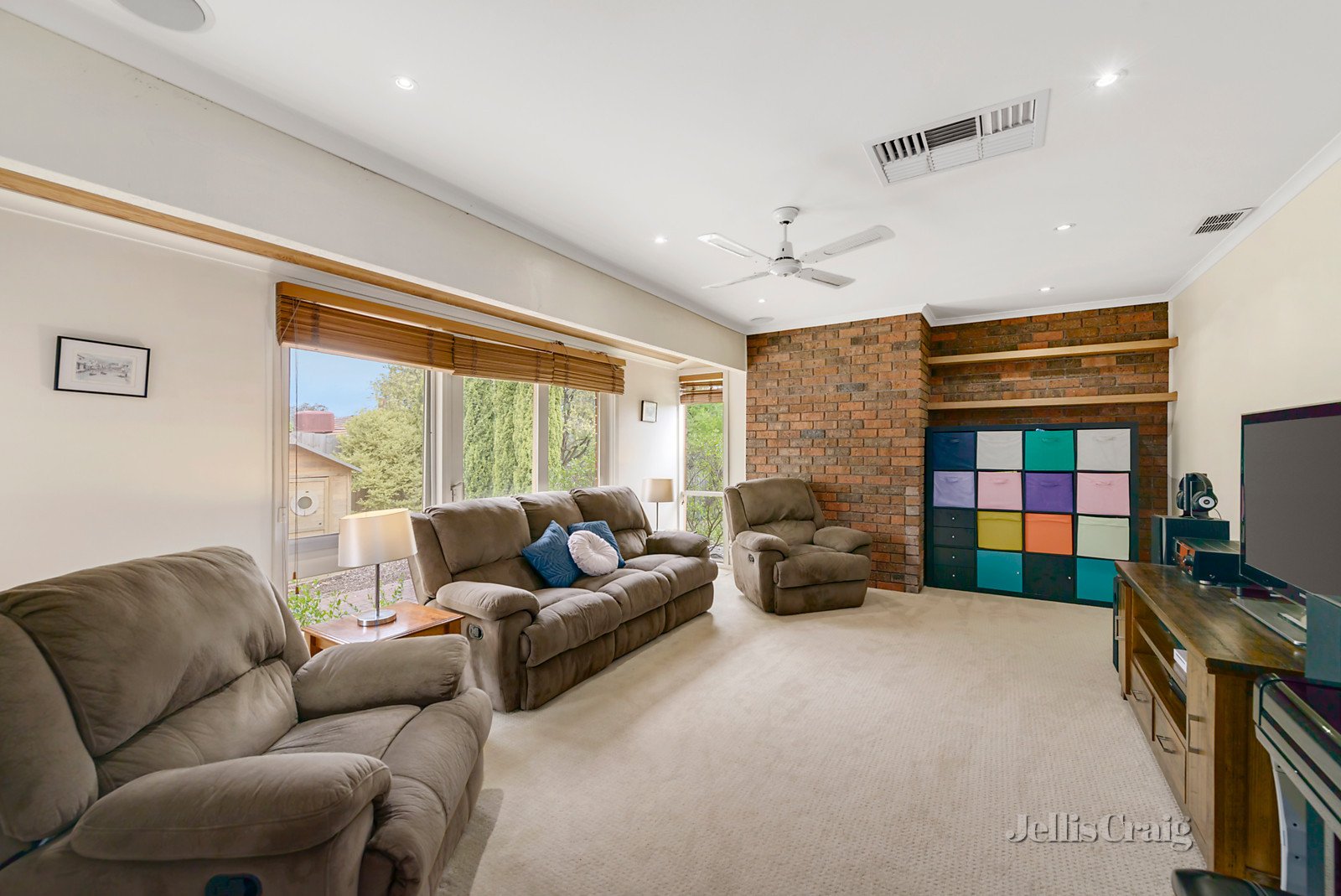 2 Celia Court, Doncaster East image 5