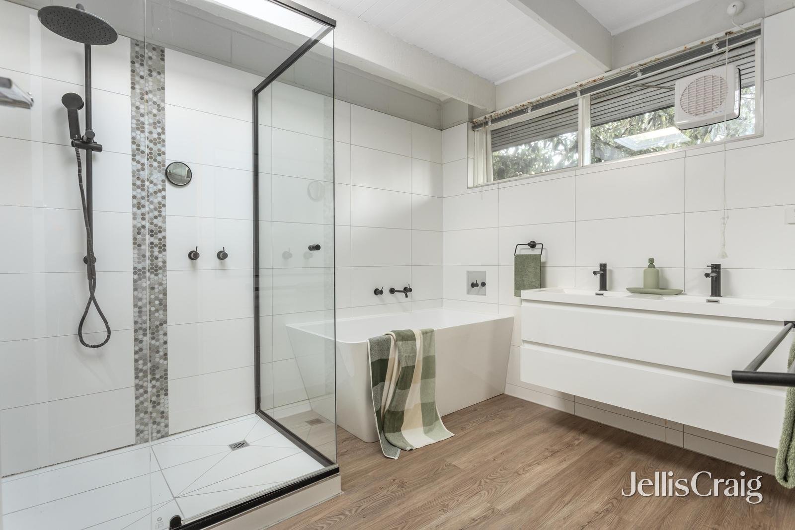 2 Charles Street, Greensborough image 10