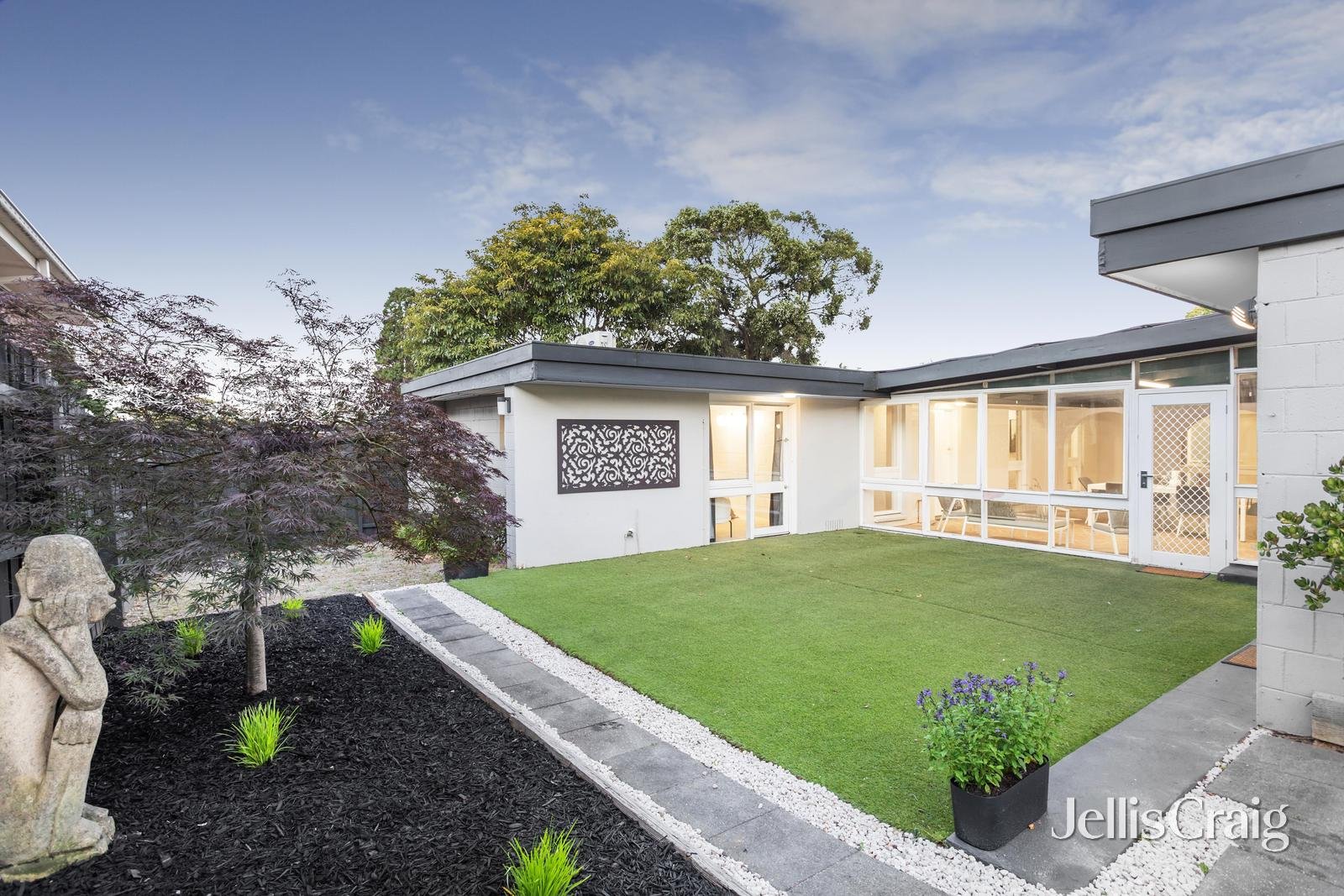 2 Charles Street, Greensborough image 14