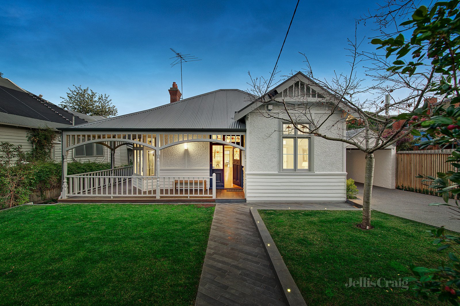 2 Chaucer Crescent, Canterbury image 4