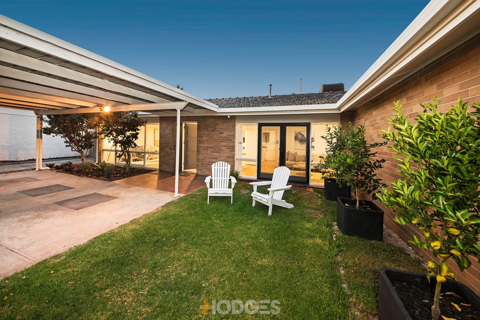 2 Cherrington Court Parkdale