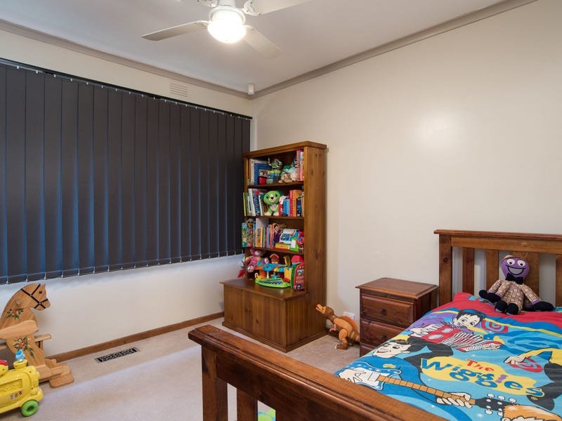 2 Chippendale Court, Chirnside Park image 6