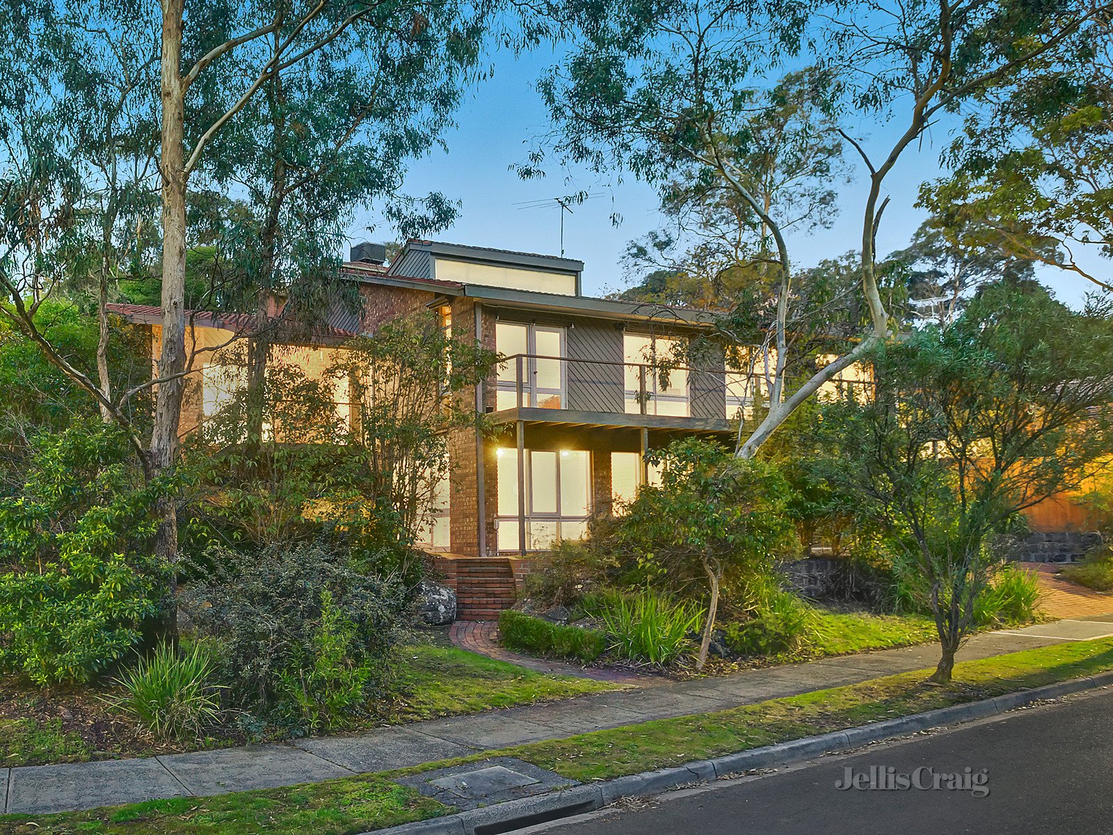 2 Christine Avenue, Eltham image 8