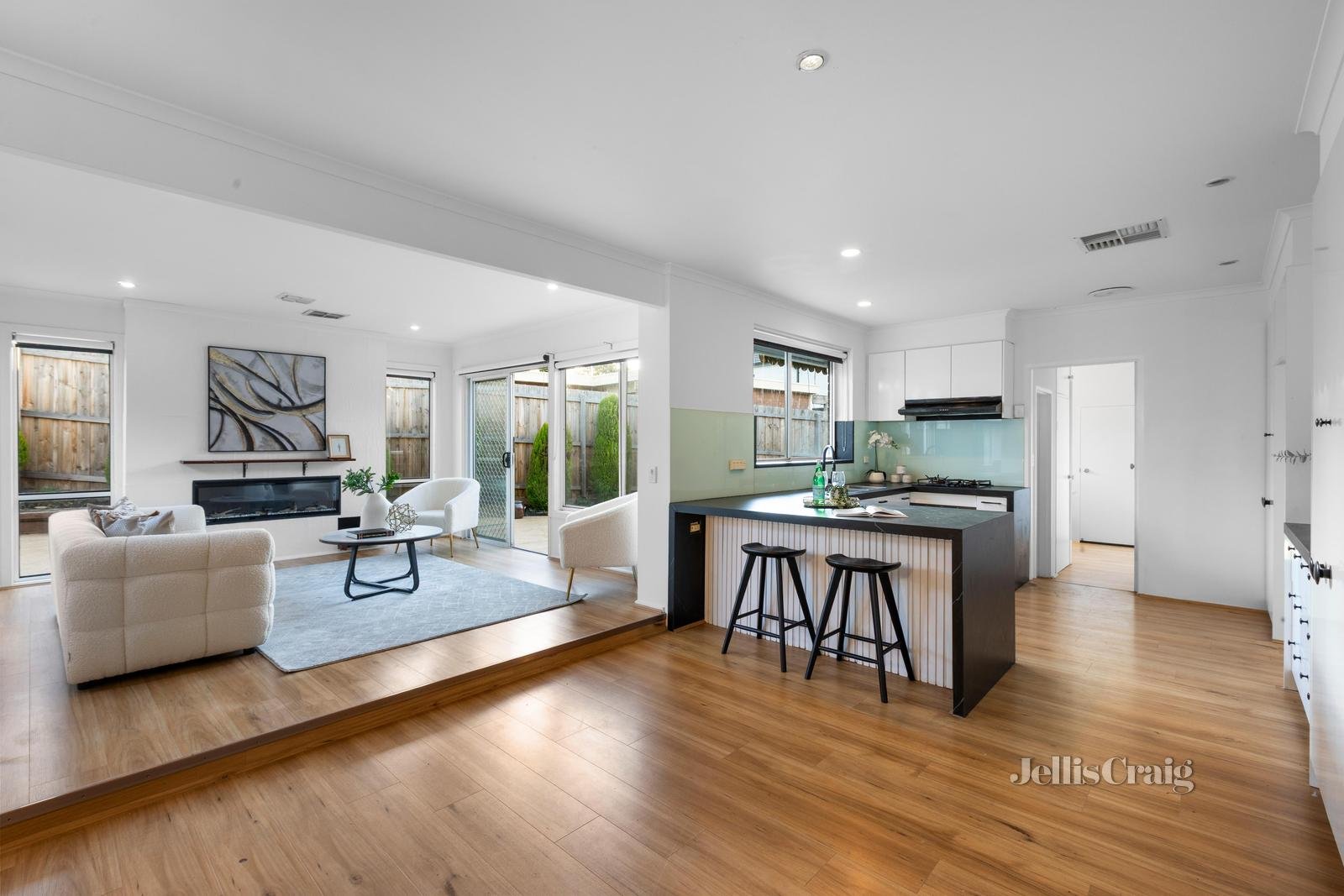 2 Clovelly Court, Mount Waverley image 3