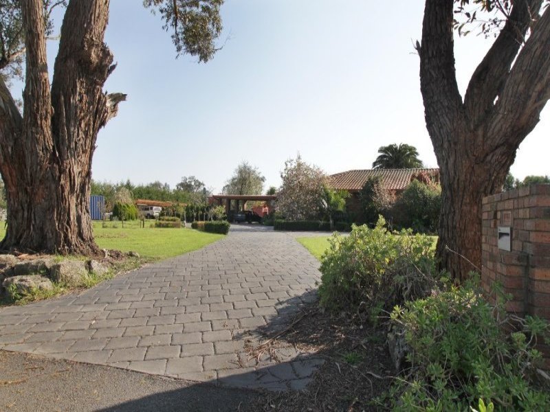 2 Cloverlea Drive, Kilsyth South image 1