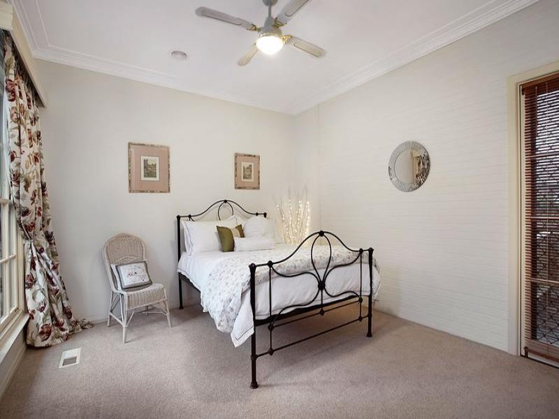 2 Connell Court, Balwyn image 7