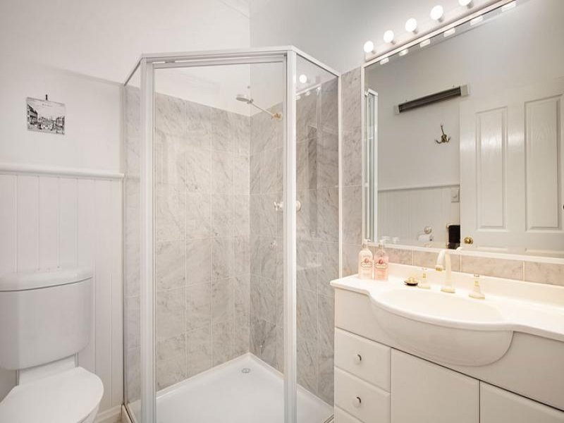 2 Connell Court, Balwyn image 8