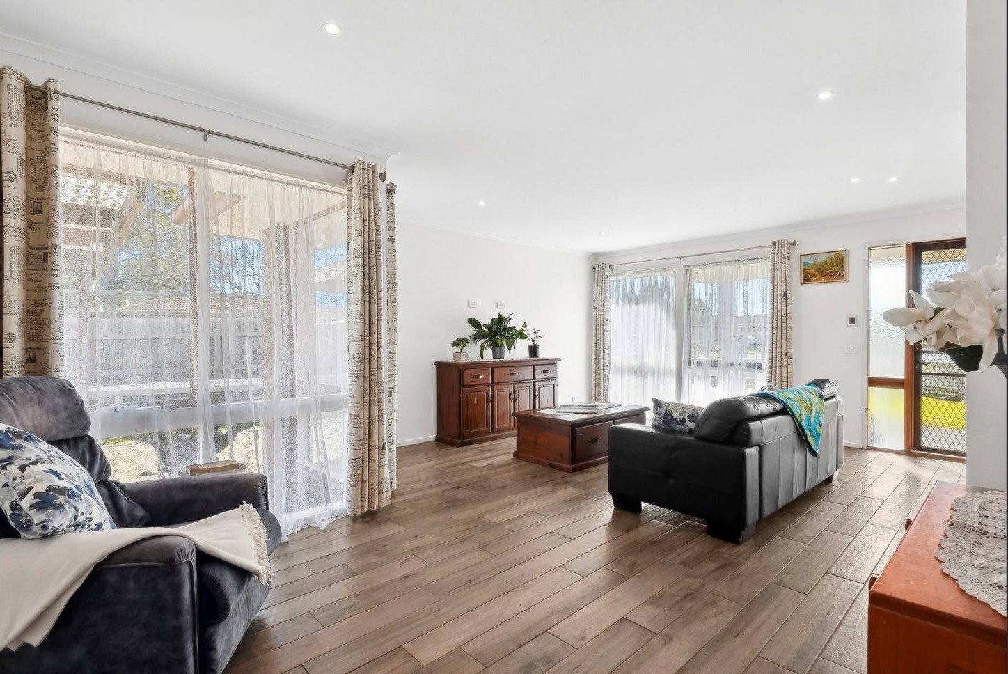 2 Conrad Court, Whittington image 5