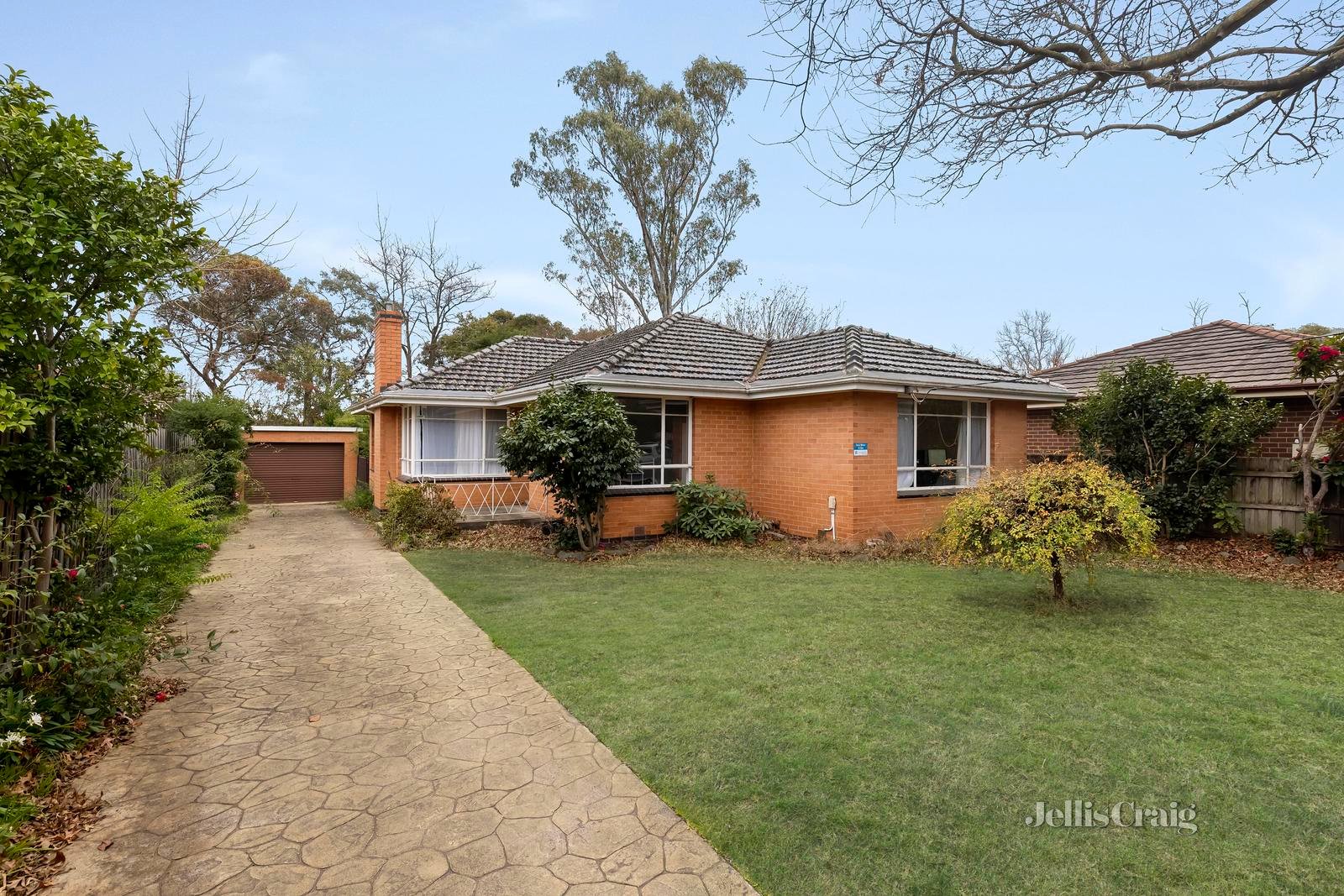 2 Cook Road, Mitcham image 2