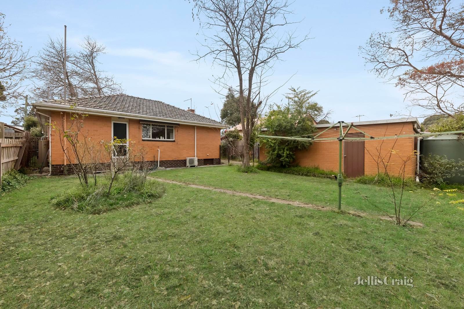 2 Cook Road, Mitcham image 8