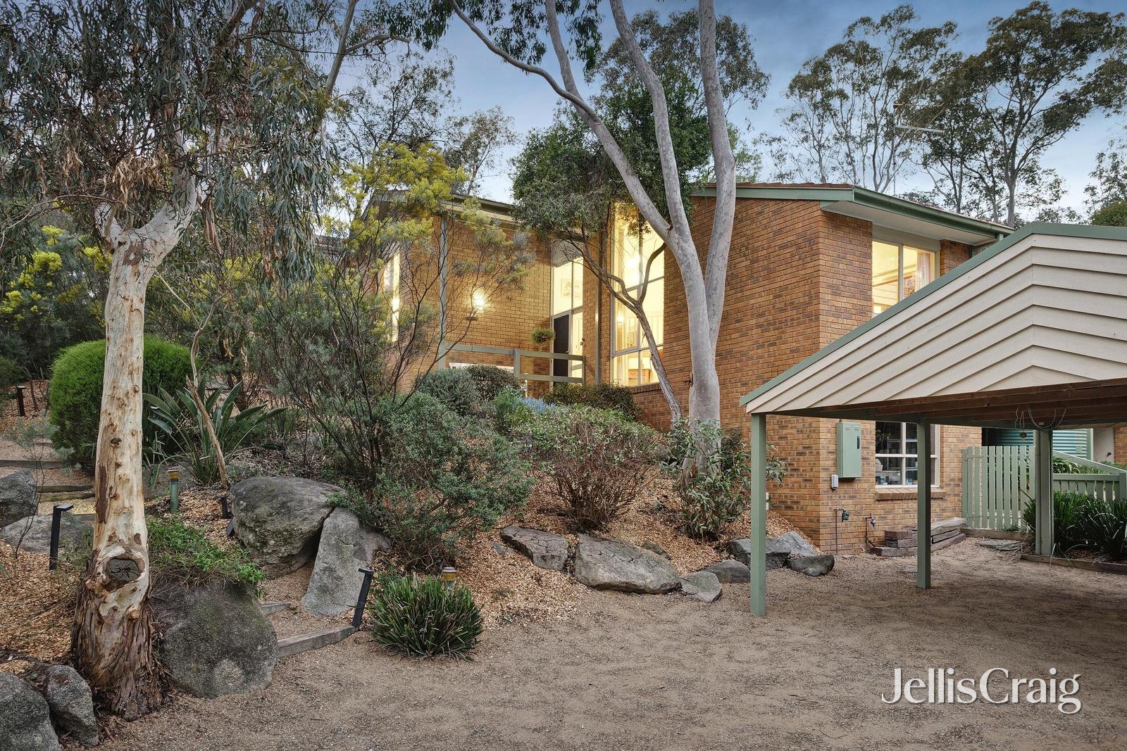 2 Coolabah Drive, Eltham image 1