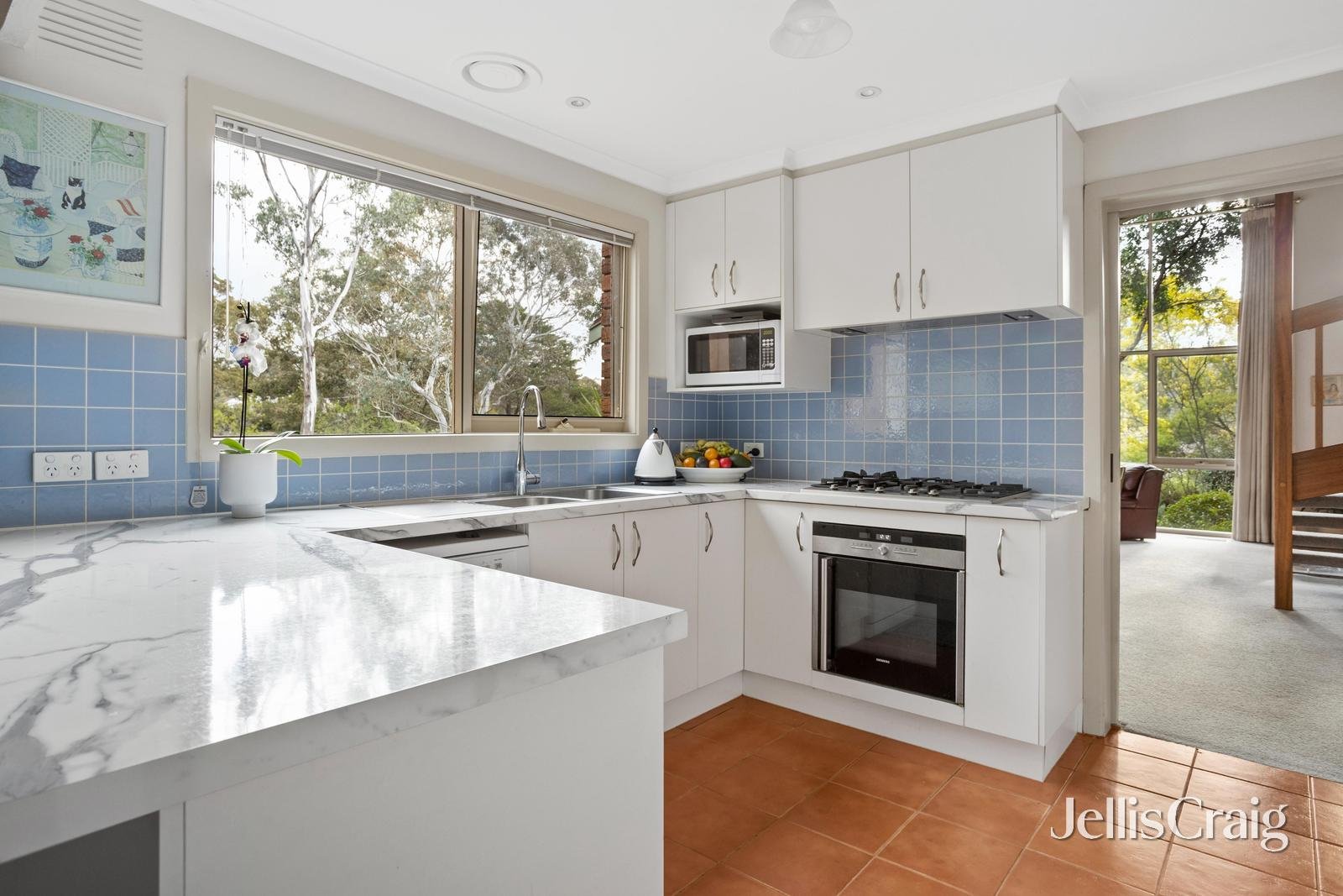 2 Coolabah Drive, Eltham image 5
