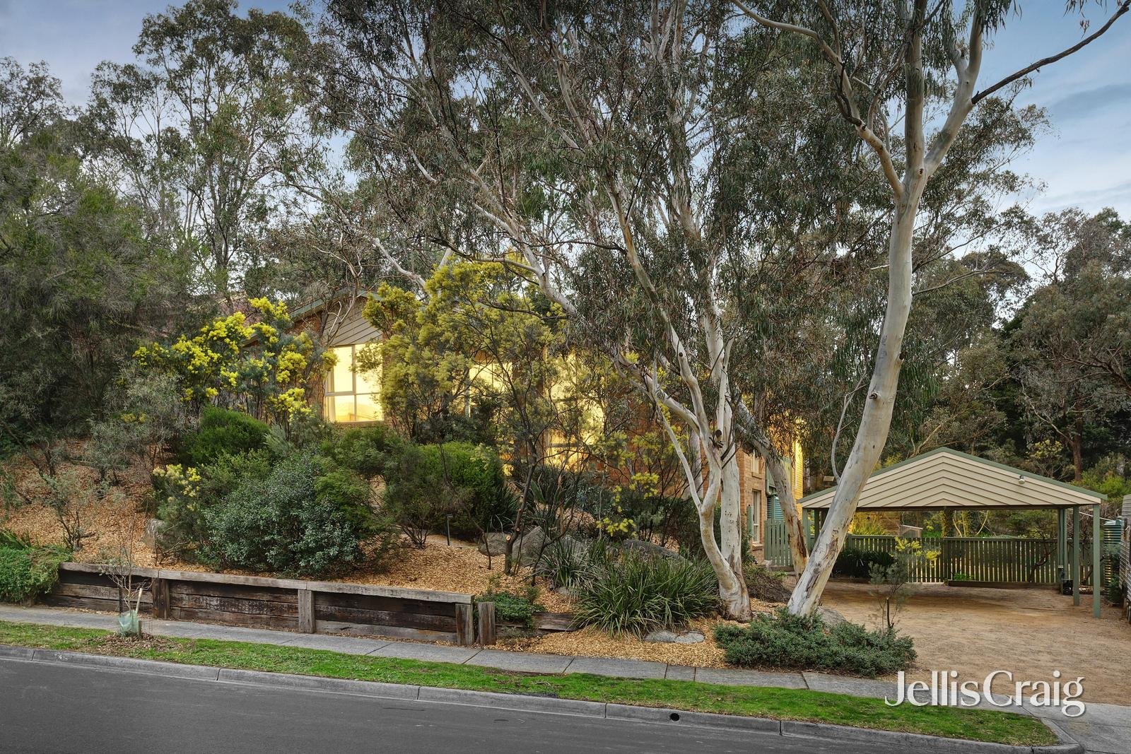 2 Coolabah Drive, Eltham image 20