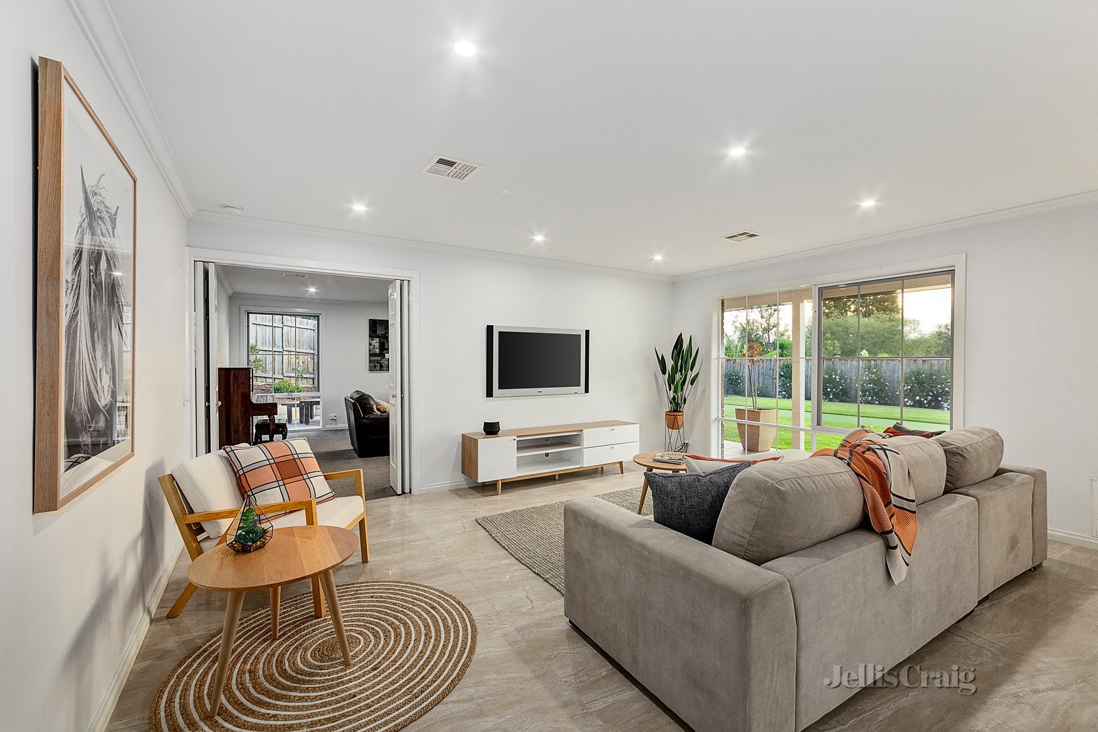 2 Cresthaven Court, Donvale image 4