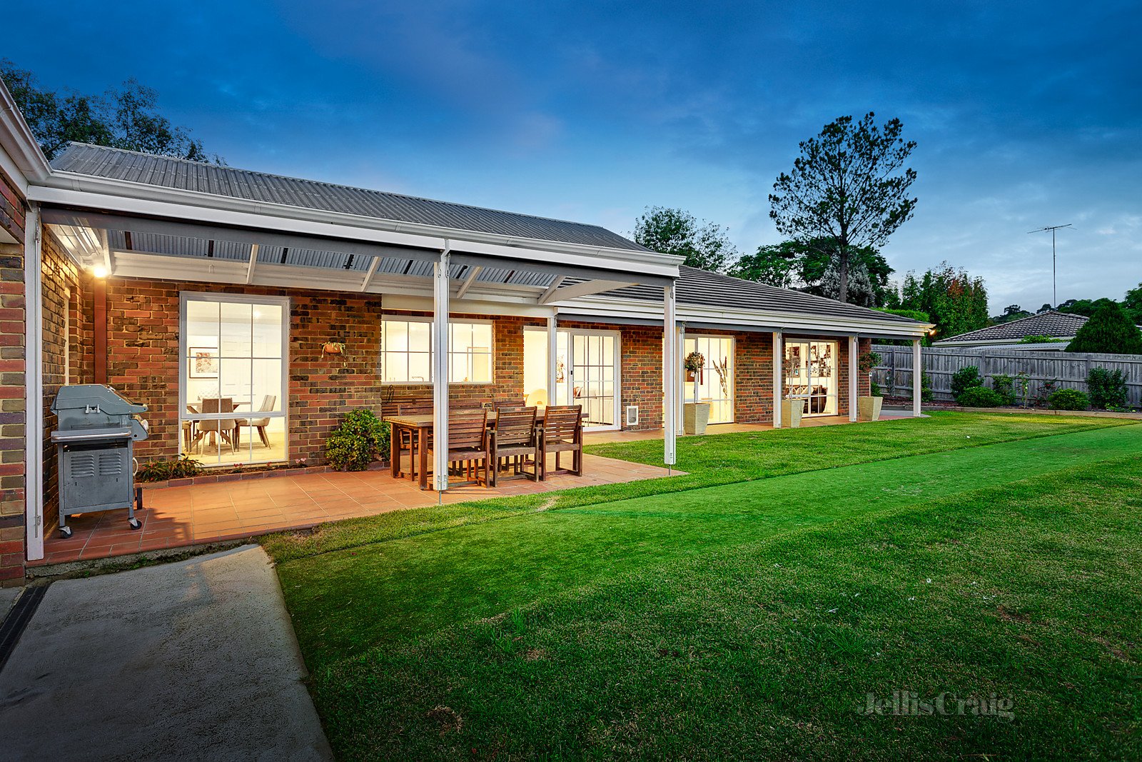 2 Cresthaven Court, Donvale image 8