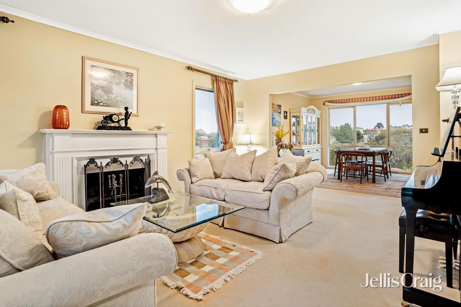 2 Crestmont Court, Doncaster East image 2
