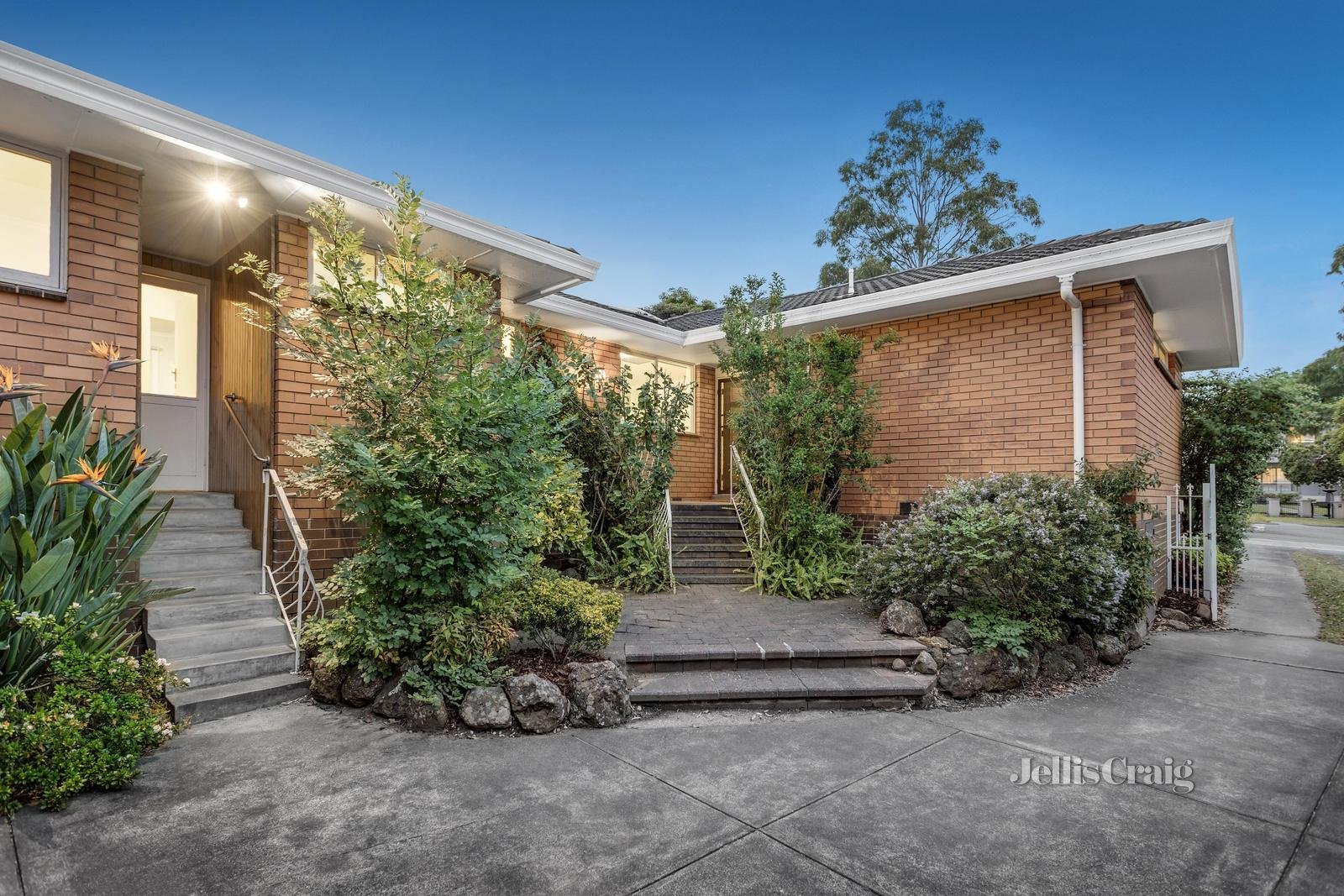 2 Creswick Street, Glen Waverley image 11