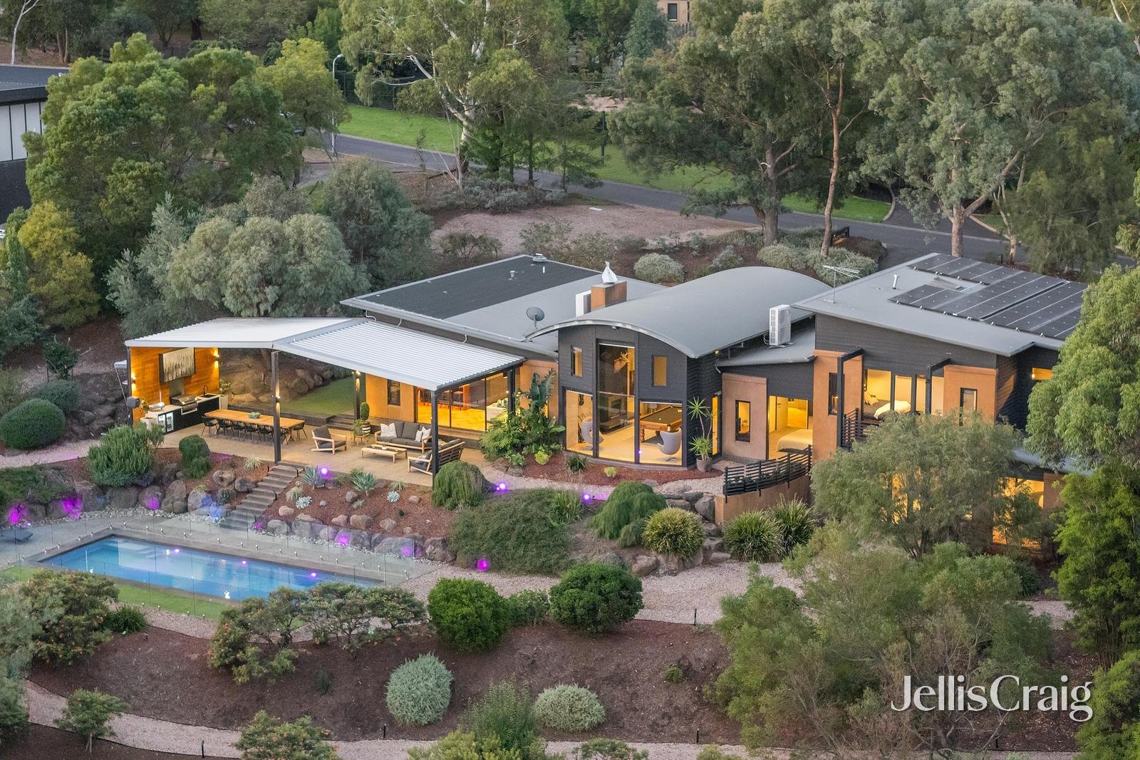 2 Culla Hill, Eltham image 1