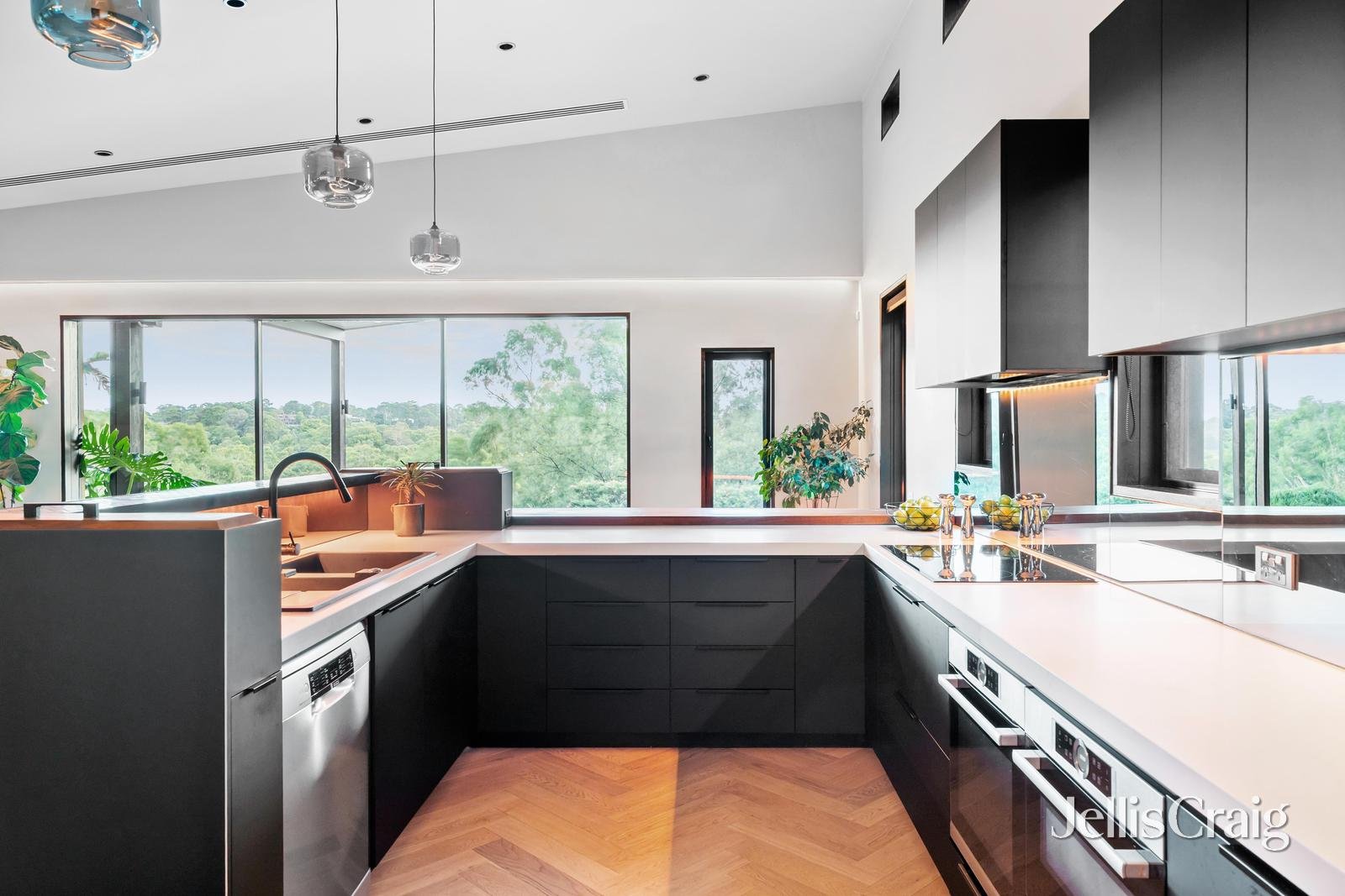 2 Culla Hill, Eltham image 4