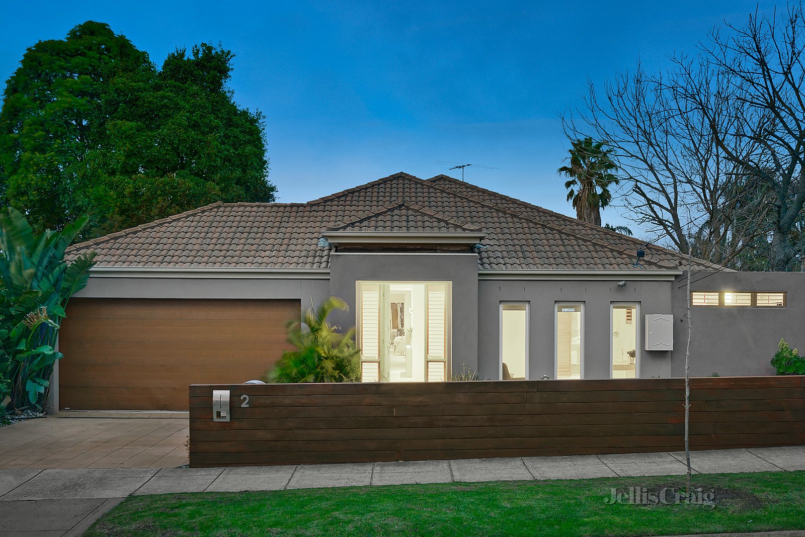 2 Curtin Street, Bentleigh East image 8