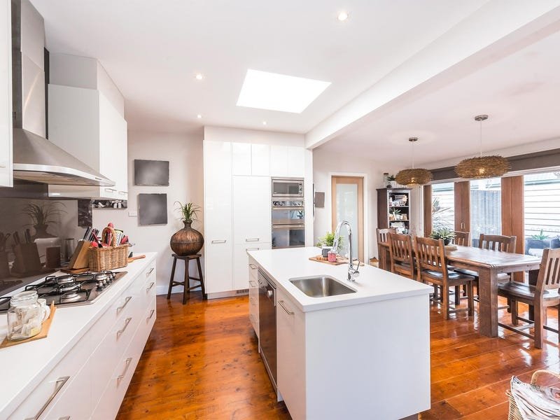 2 Daffodil Street, Bentleigh East image 1