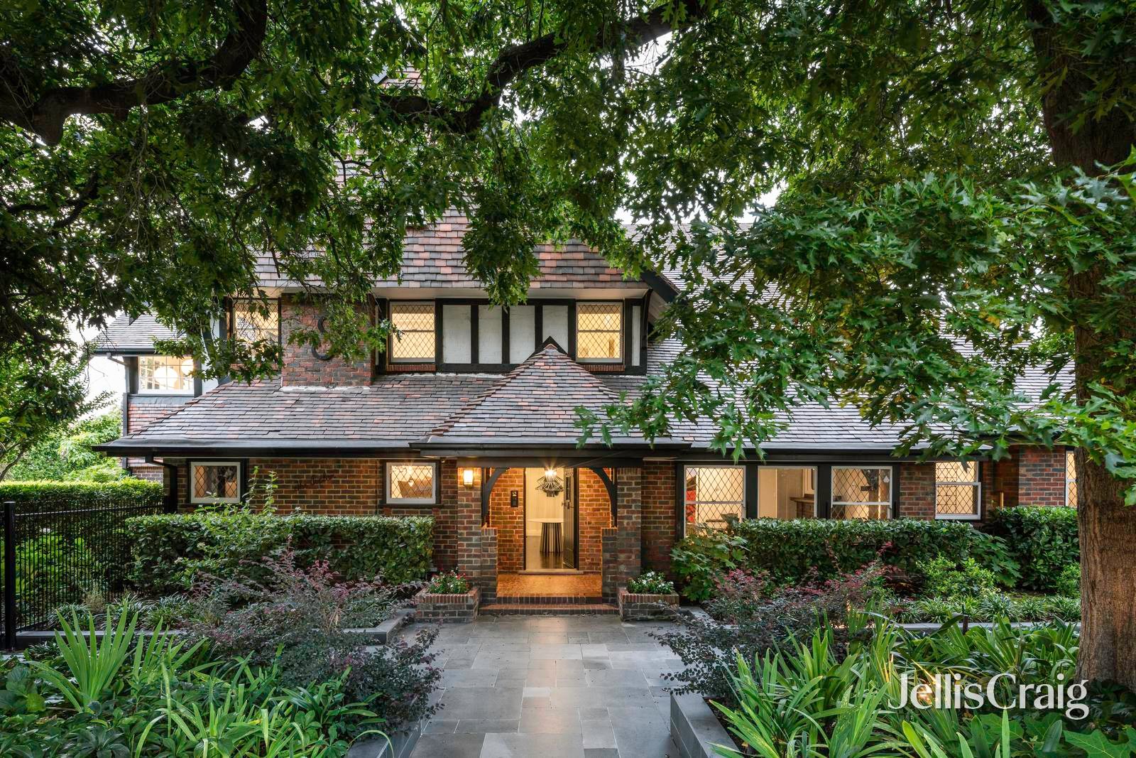 2 Daracombe Avenue, Kew image 3