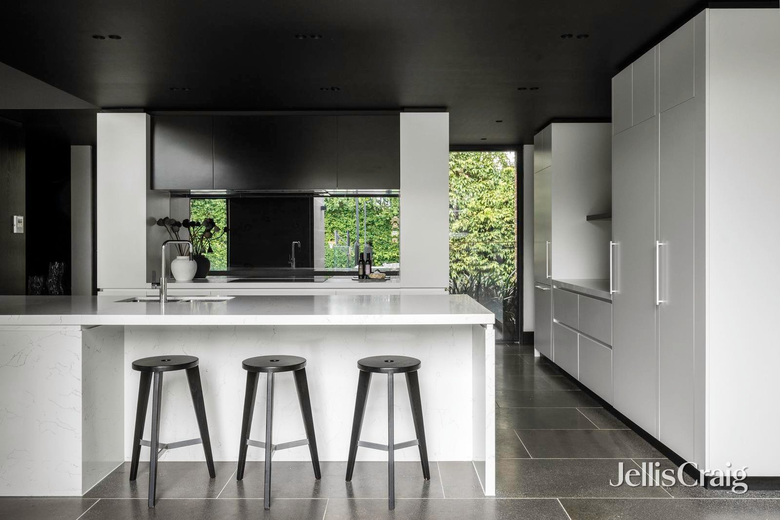 2 Daracombe Avenue, Kew image 13