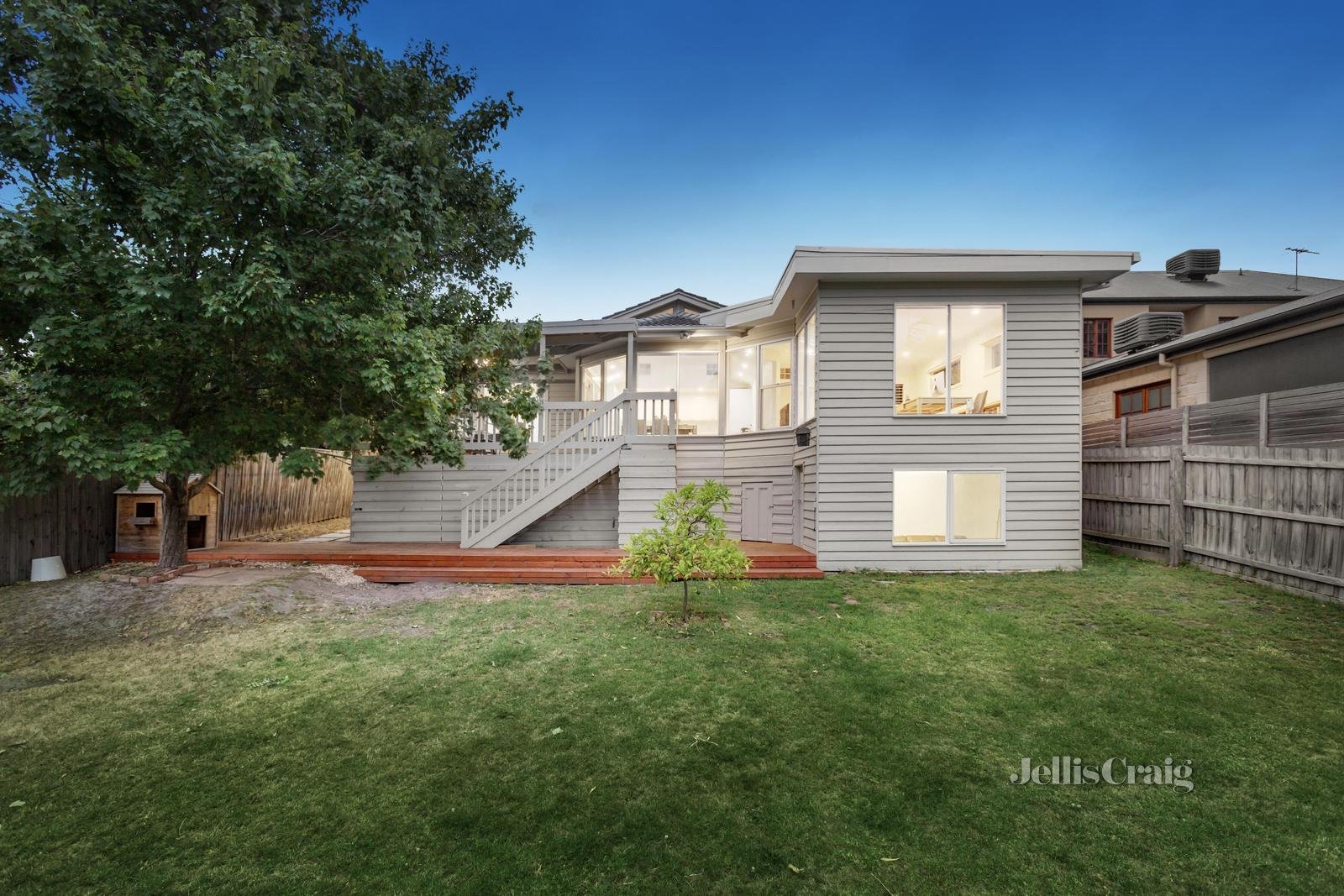 2 Darbyshire Road, Mount Waverley image 12