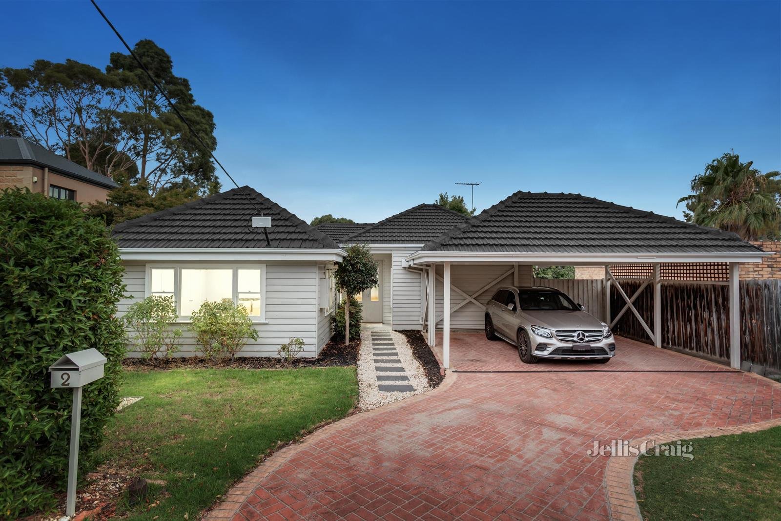 2 Darbyshire Road, Mount Waverley image 13