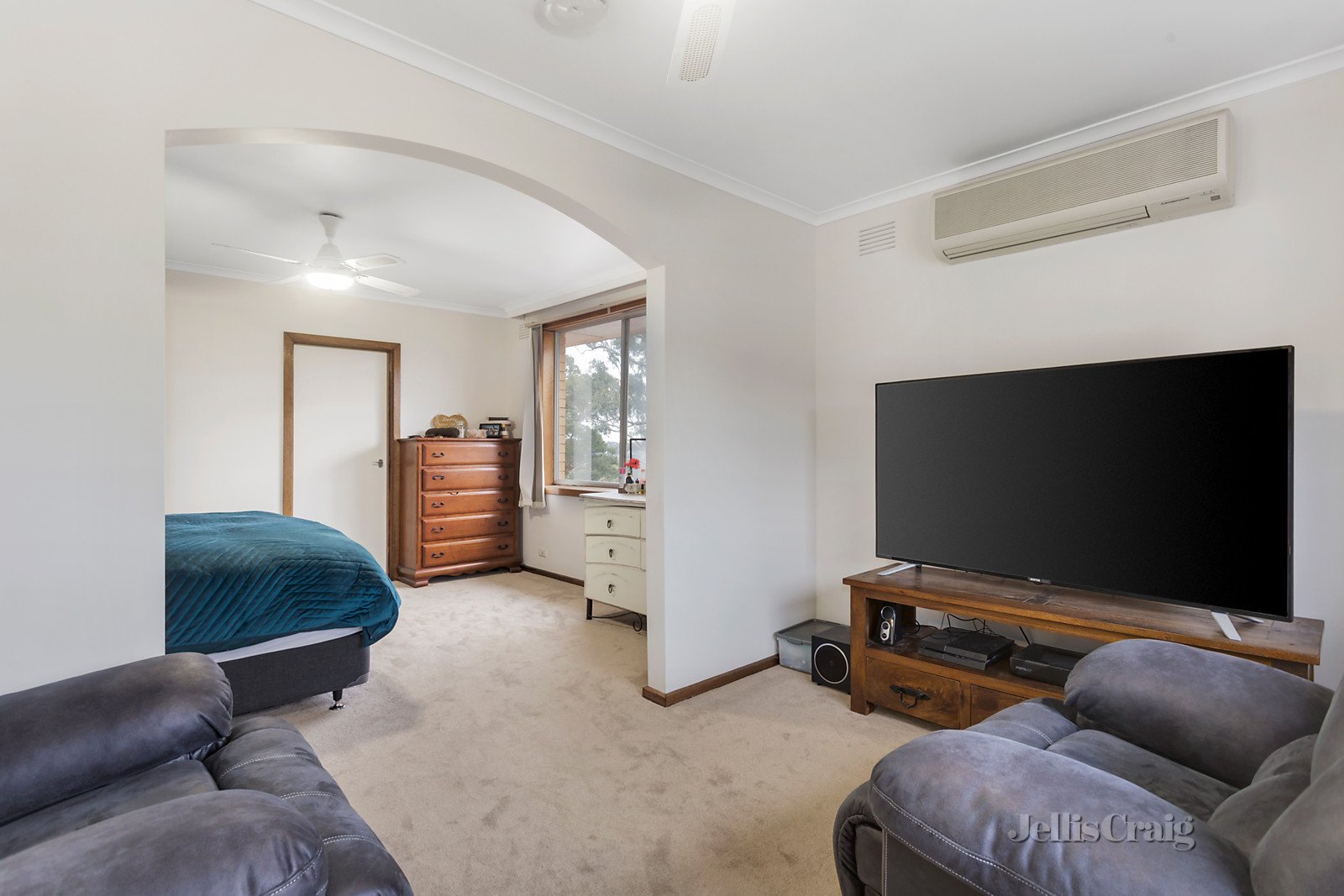 2 Darly Glen, Greensborough image 7