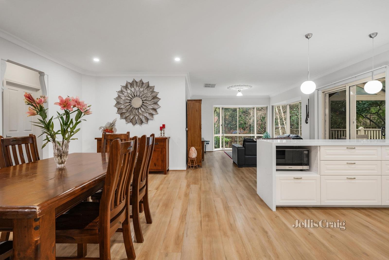 2 Darnley Way, Mooroolbark image 4