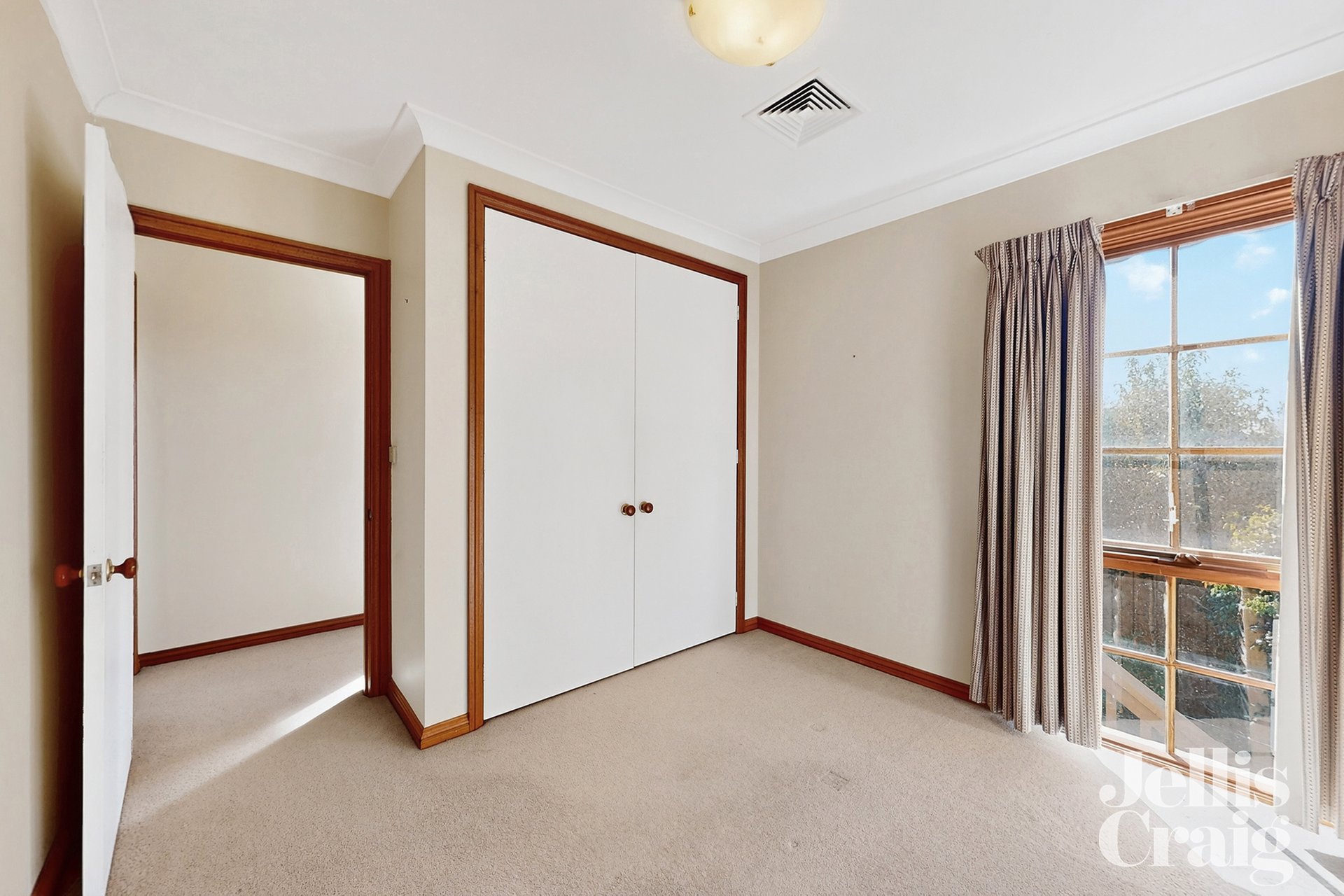2 Delfi Court, Balwyn image 7