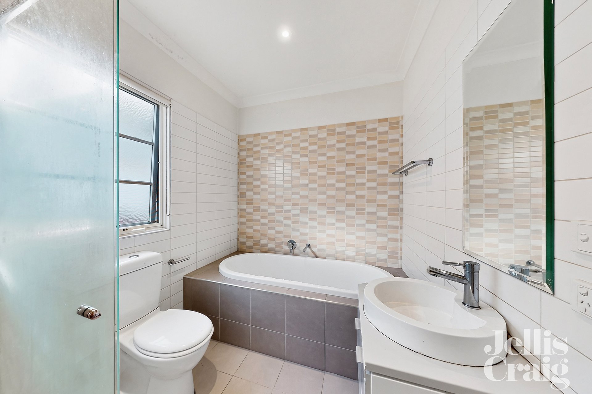 2 Delfi Court, Balwyn image 10