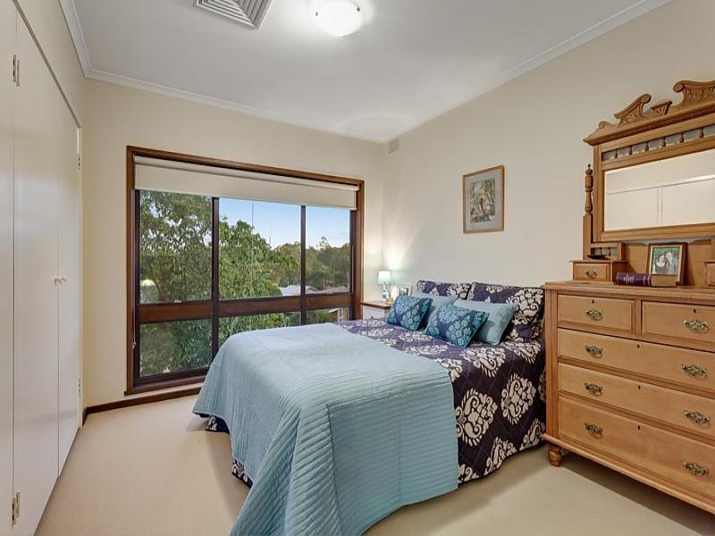 2 Devlin Court, Rosanna image 8