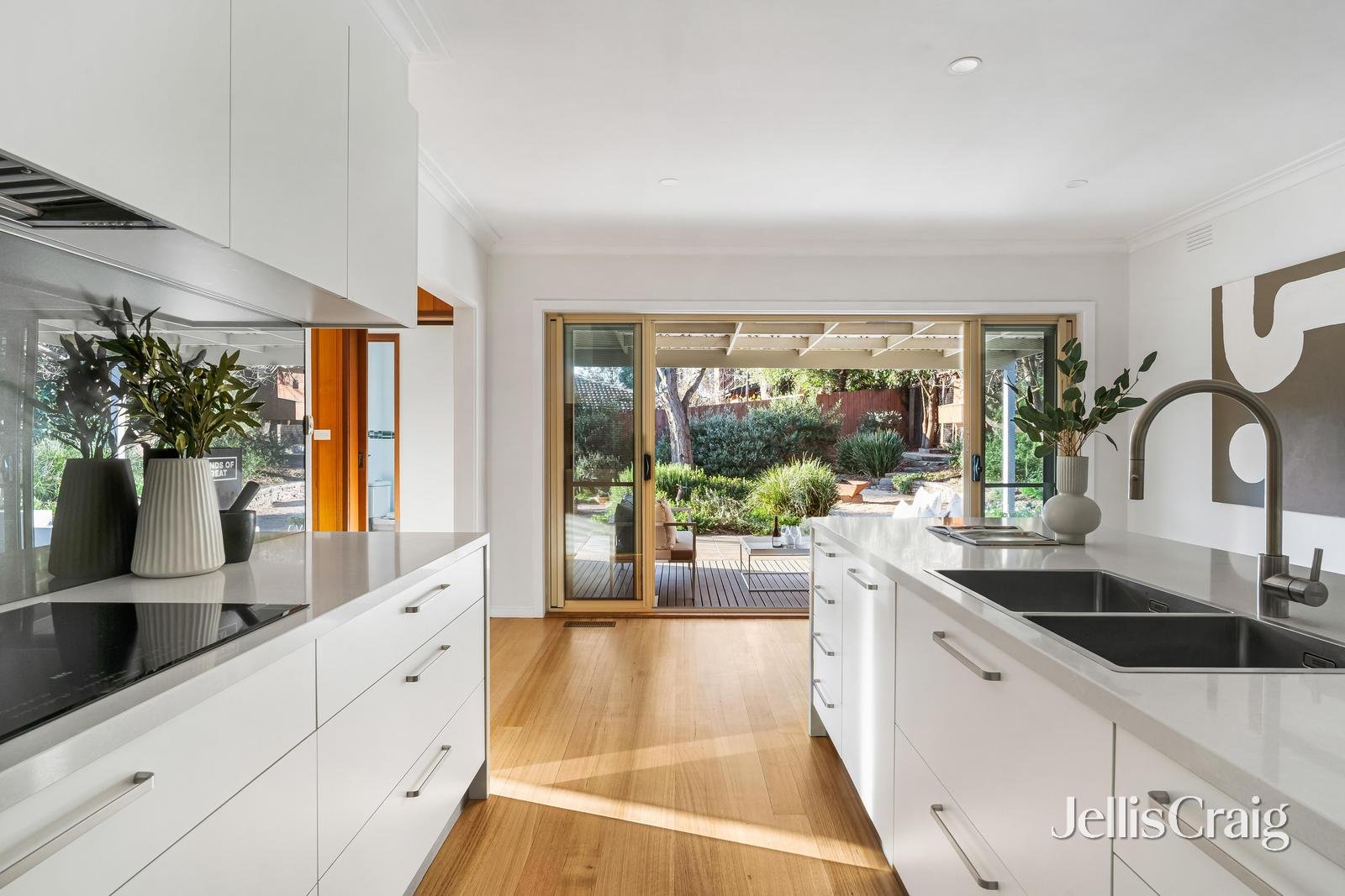 2 Devlin Court, Rosanna image 5