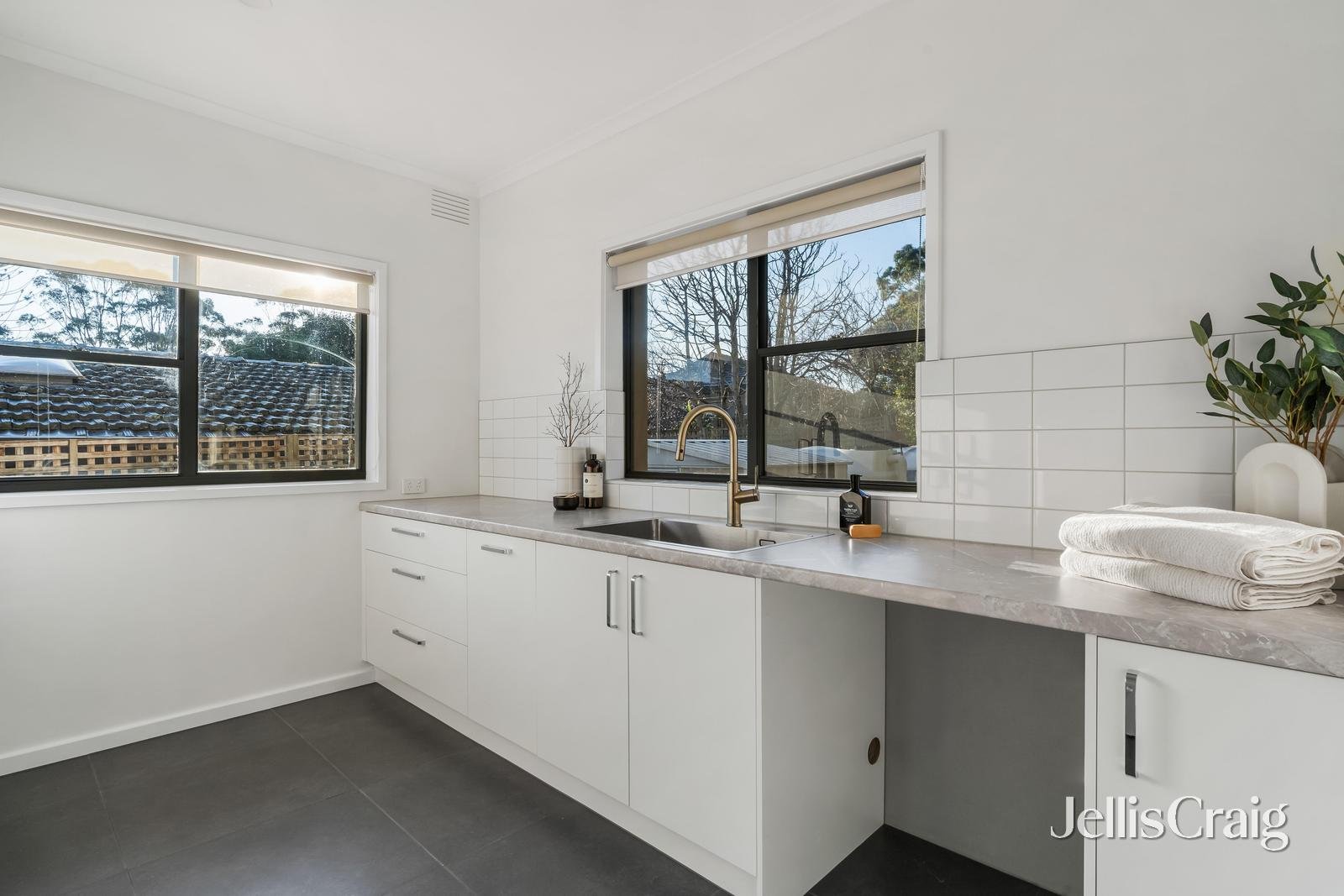 2 Devlin Court, Rosanna image 16