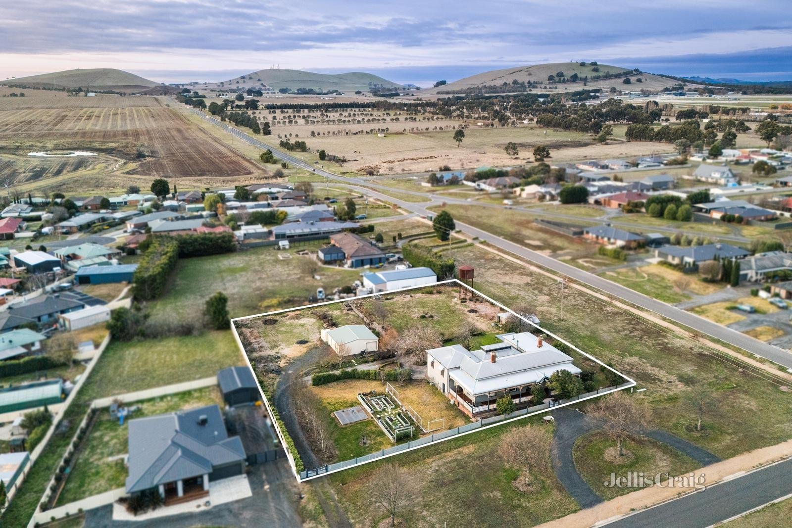 2 Dundas Place, Miners Rest image 9