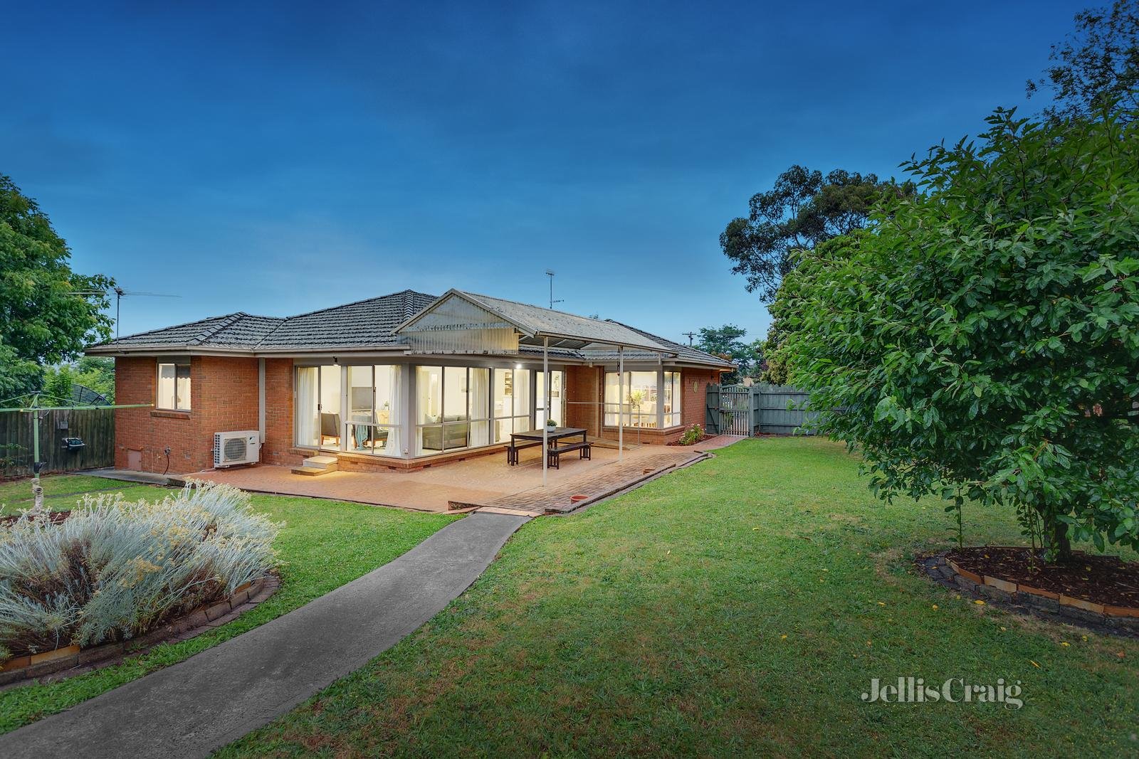 2 Dundee Street, Balwyn image 4