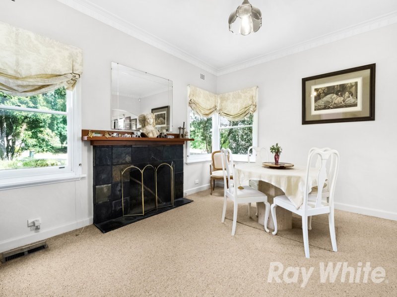 2 Durward Avenue, Glen Waverley image 5