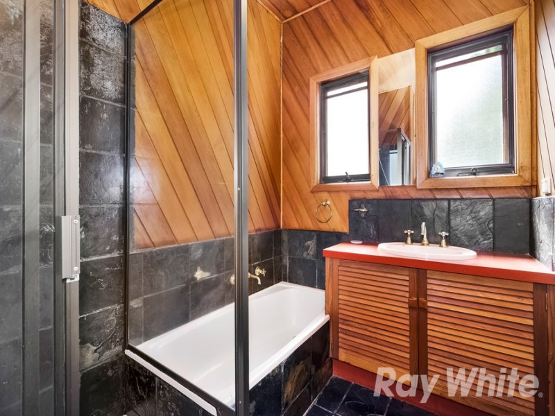2 Durward Avenue, Glen Waverley image 7