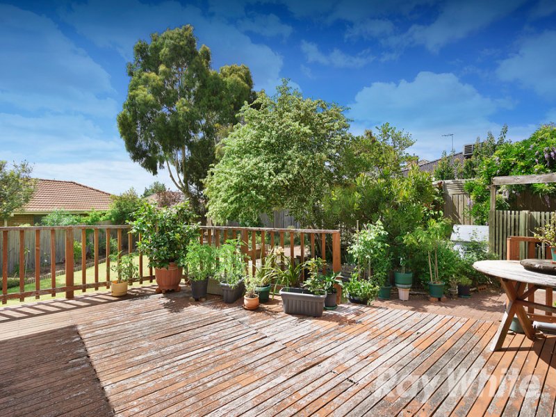 2 Durward Avenue, Glen Waverley image 9