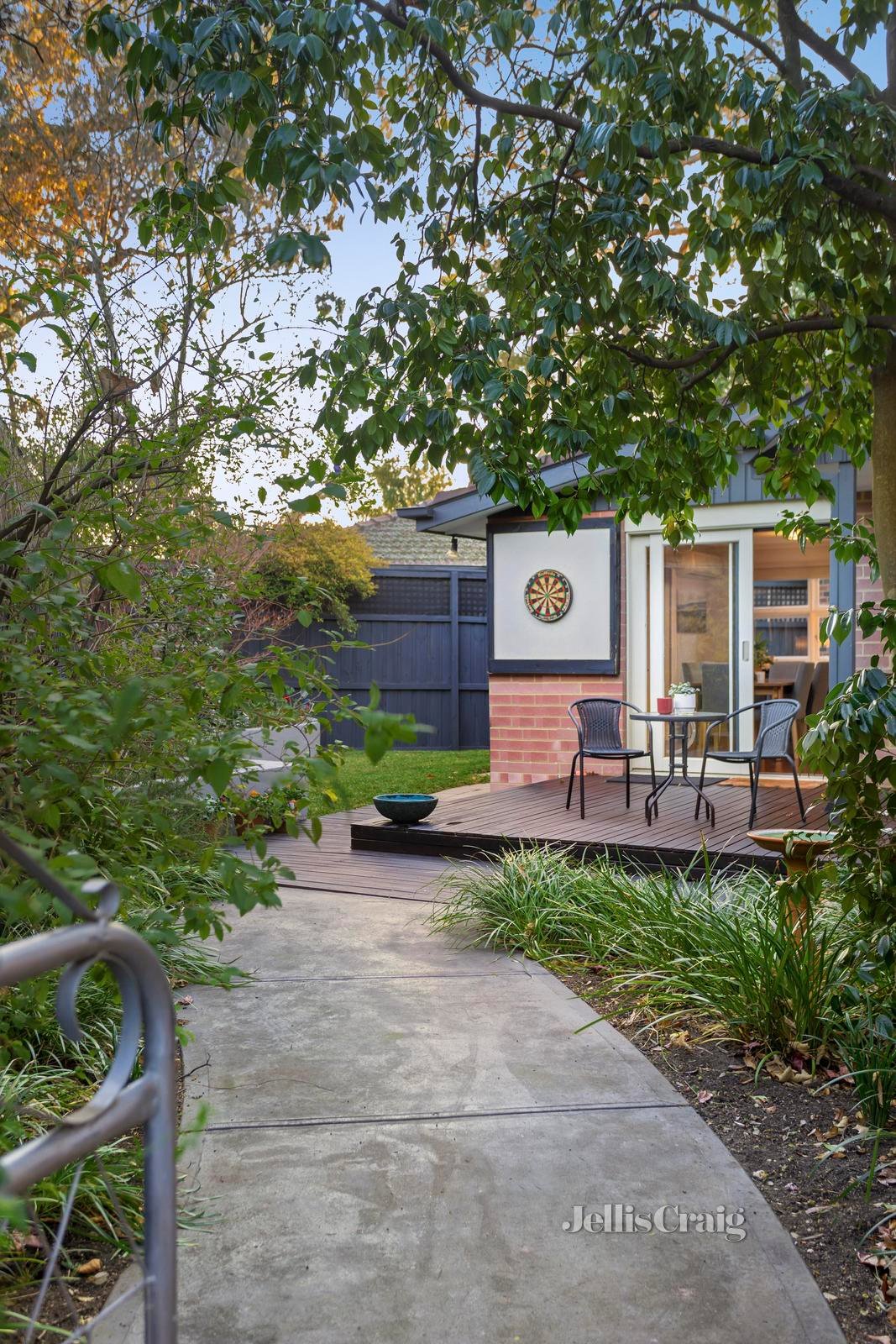 2 Eckersley Court, Blackburn South image 3