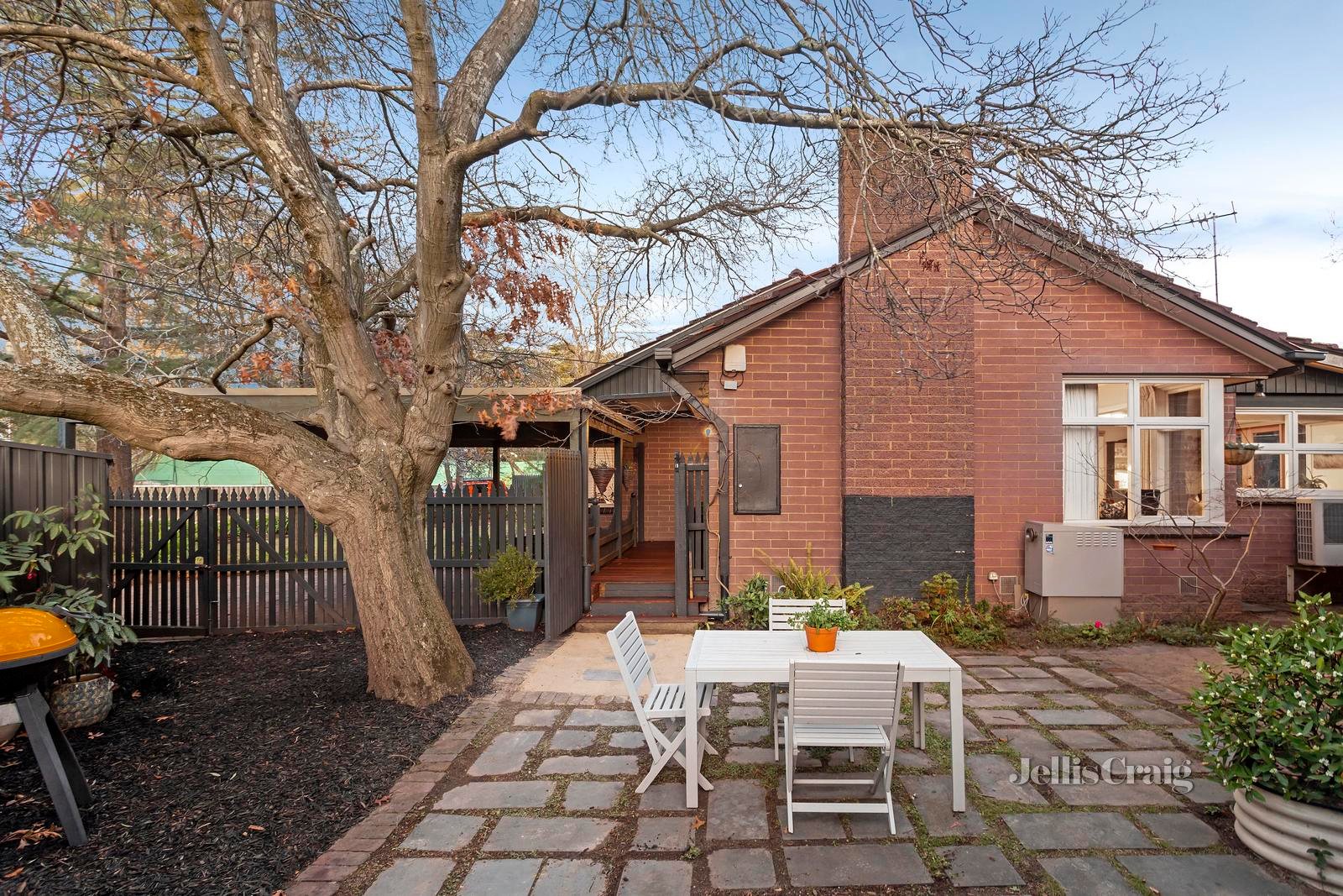 2 Eckersley Court, Blackburn South image 4