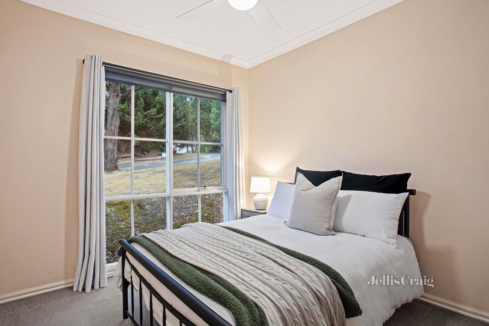 2 Eden Valley Road, Warranwood image 13