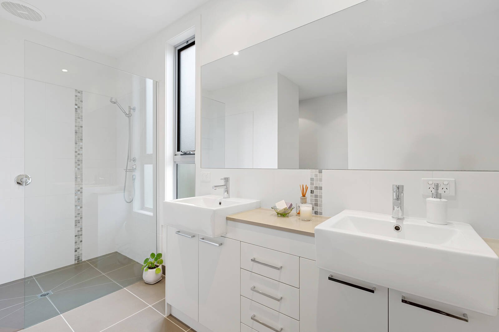 Property Gallery Thumbnail 10