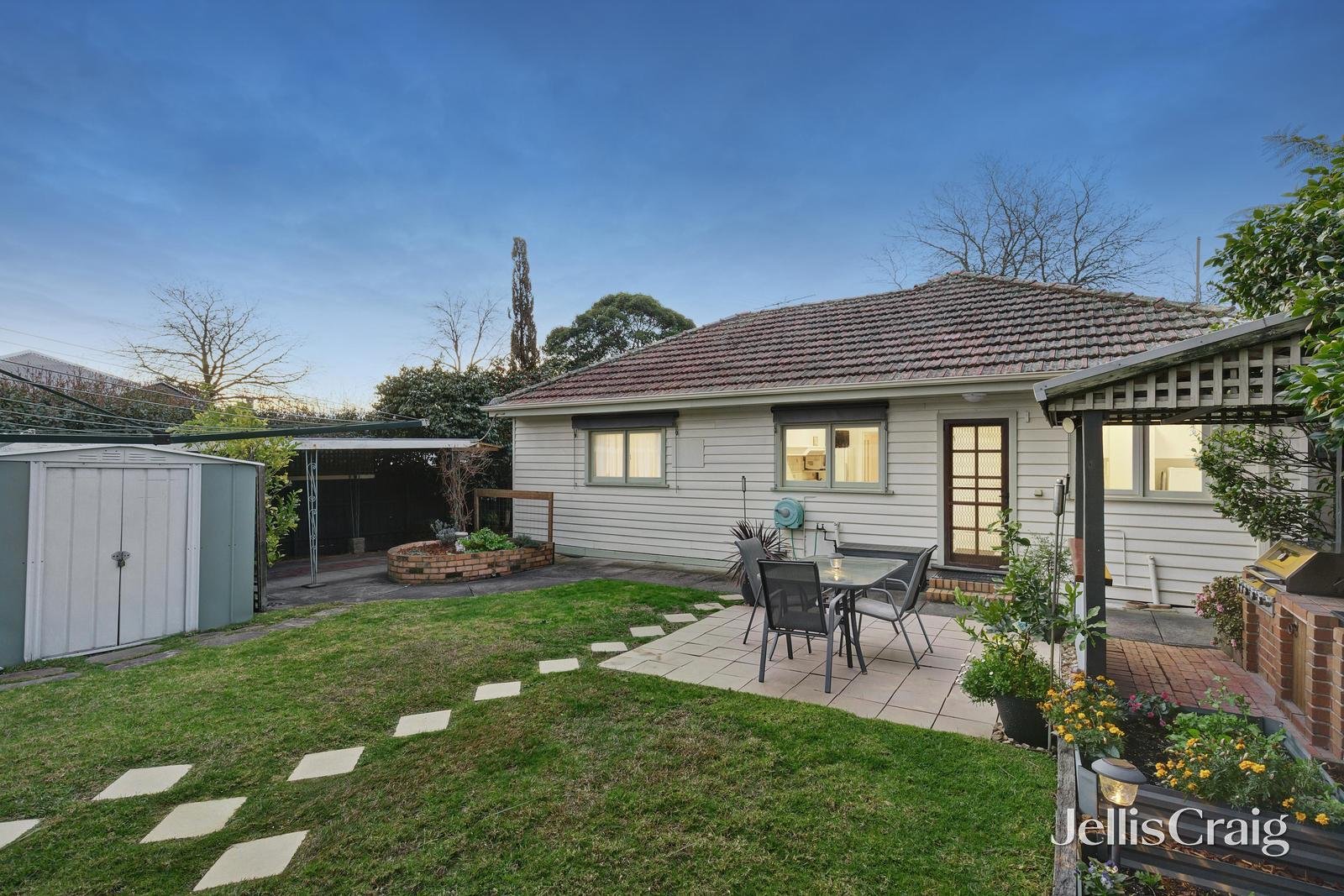 2 Edith Avenue, Nunawading image 12