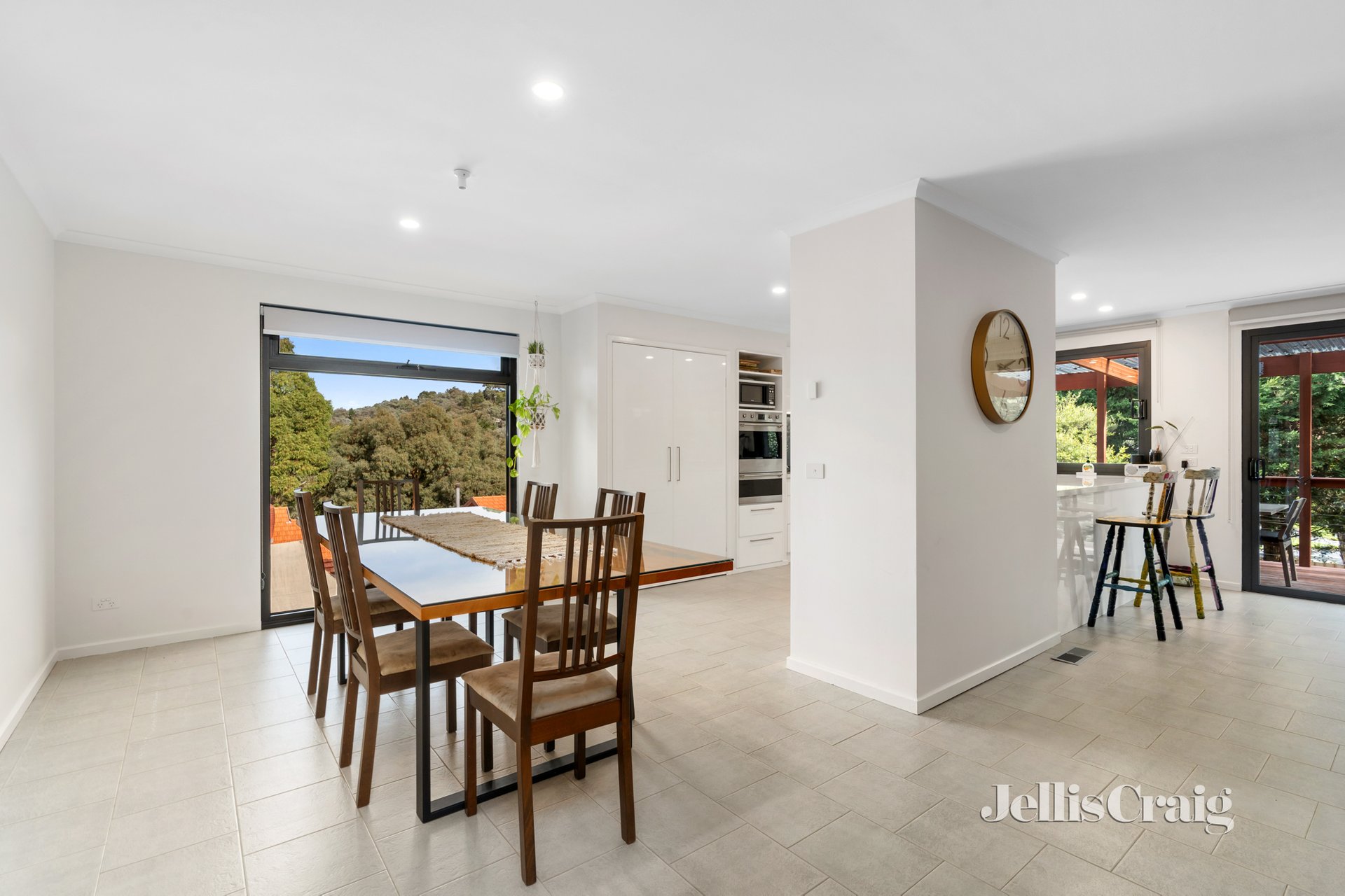 2 Elmwood Rise, Eltham North image 3