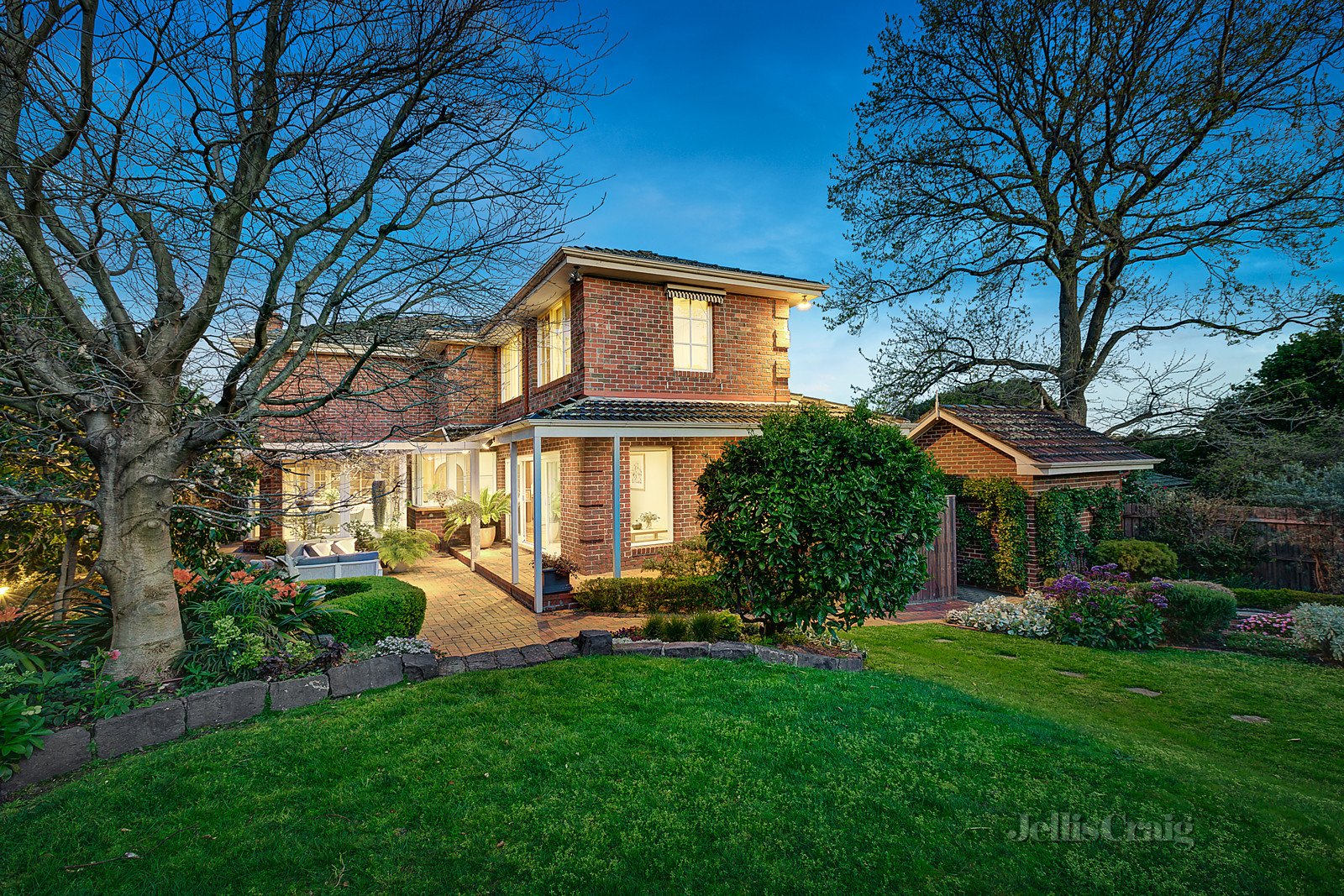 2 Elwood Street, Surrey Hills image 3