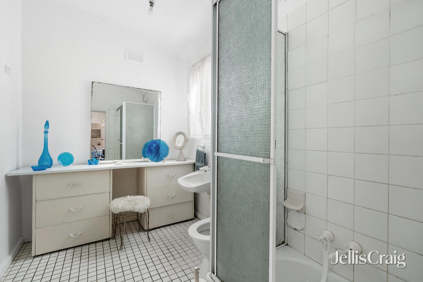 2 Empress Road, Surrey Hills image 10